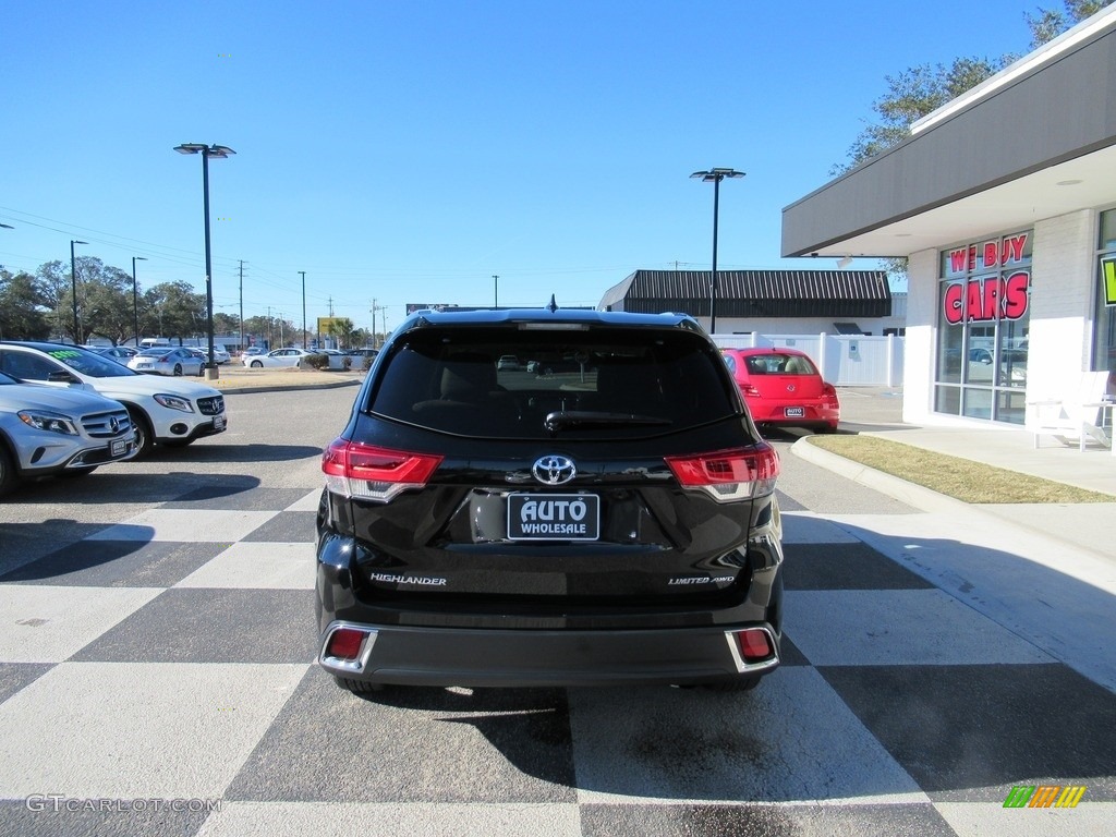 2018 Highlander Limited AWD - Midnight Black Metallic / Almond photo #4