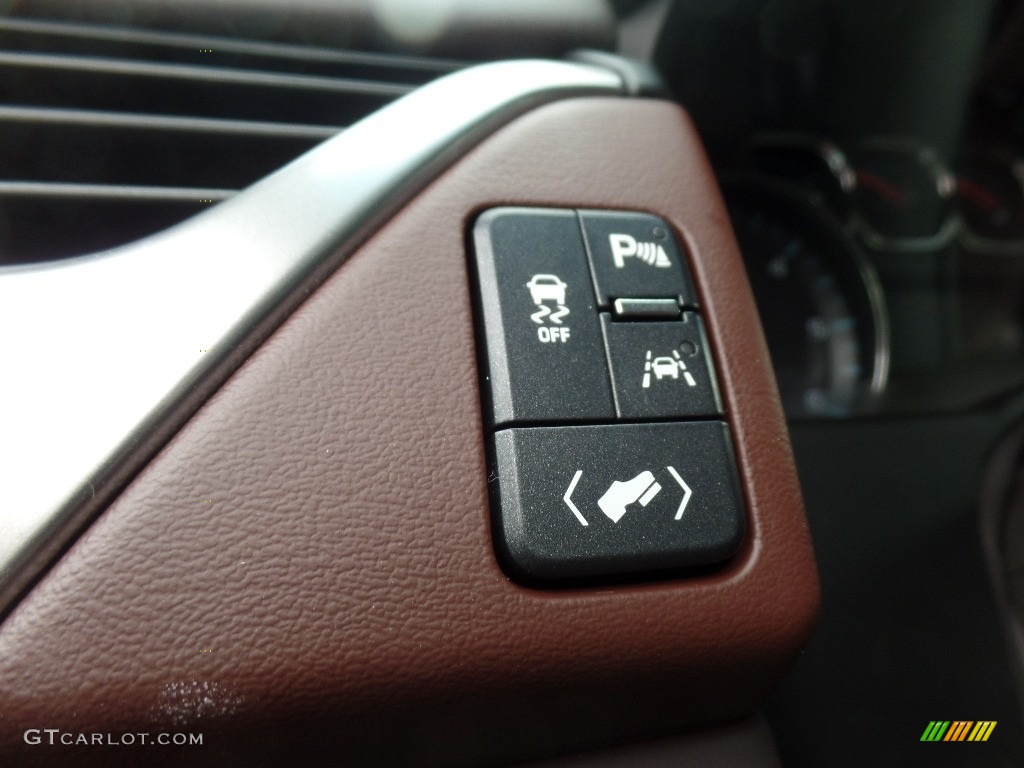 2019 Chevrolet Suburban Premier 4WD Controls Photo #131567510