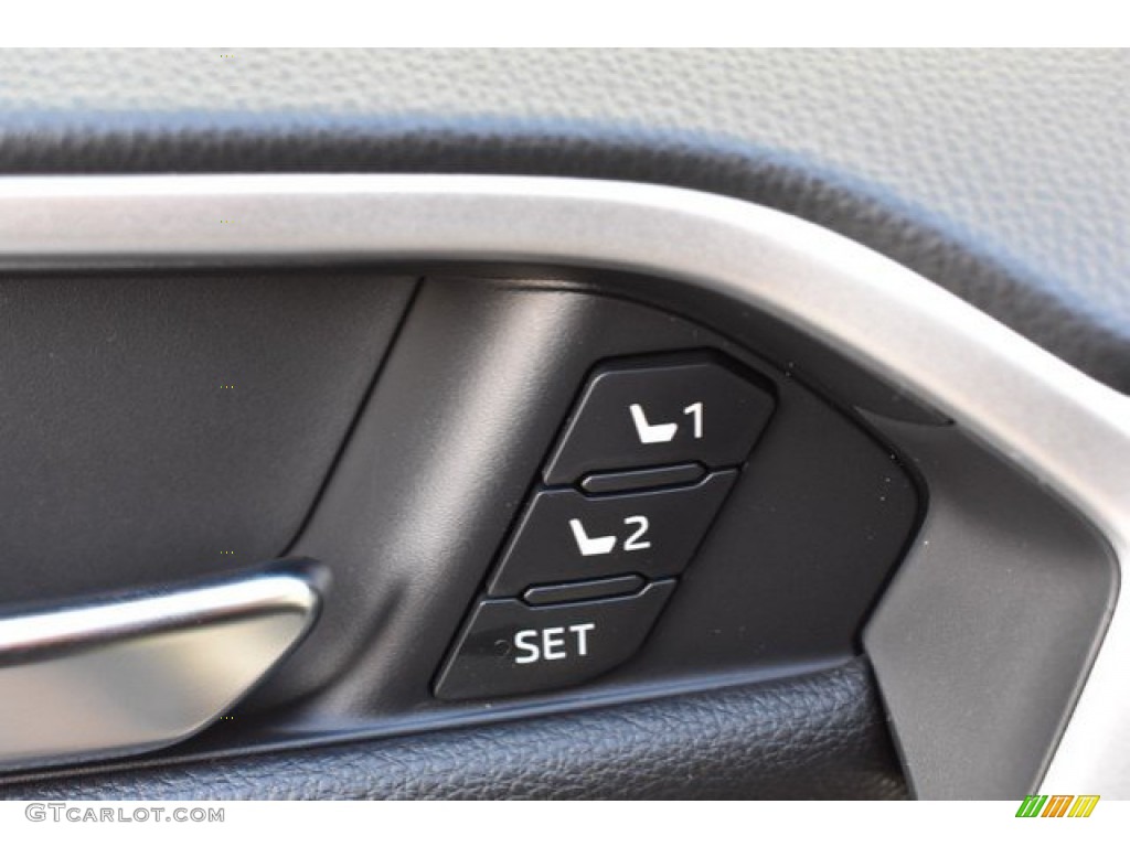 2019 RAV4 Limited AWD - Blizzard White Pearl / Black photo #25