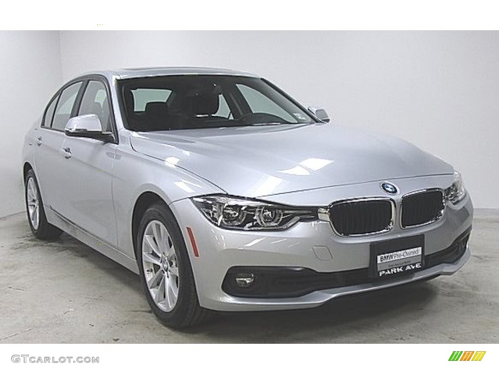 2018 3 Series 320i xDrive Sedan - Glacier Silver Metallic / Black photo #4