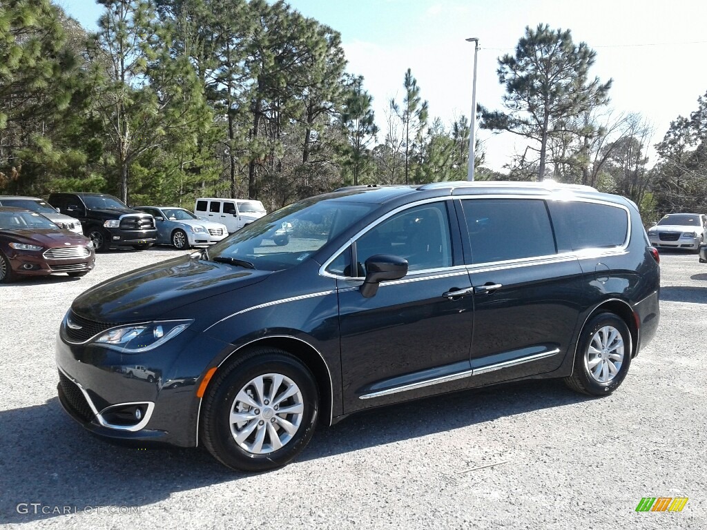 2019 Pacifica Touring L - Maximum Steel Metallic / Black/Alloy photo #1