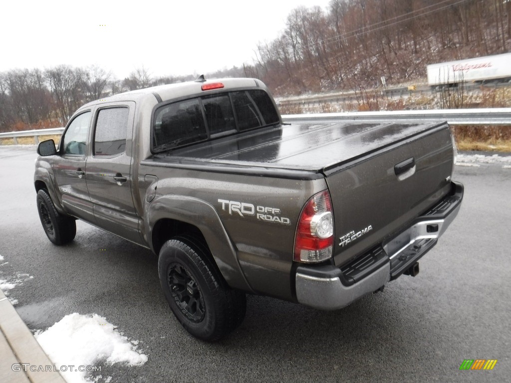 2015 Tacoma V6 Double Cab 4x4 - Pyrite Mica / Graphite photo #8