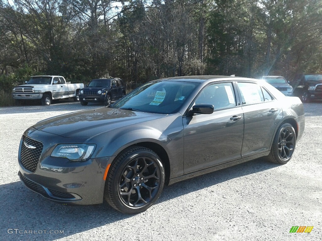 2019 300 Touring - Granite Crystal Metallic / Black photo #1