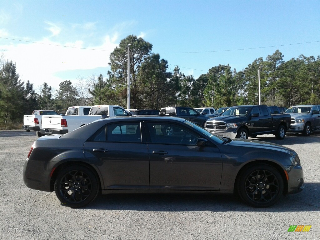 2019 300 Touring - Granite Crystal Metallic / Black photo #6