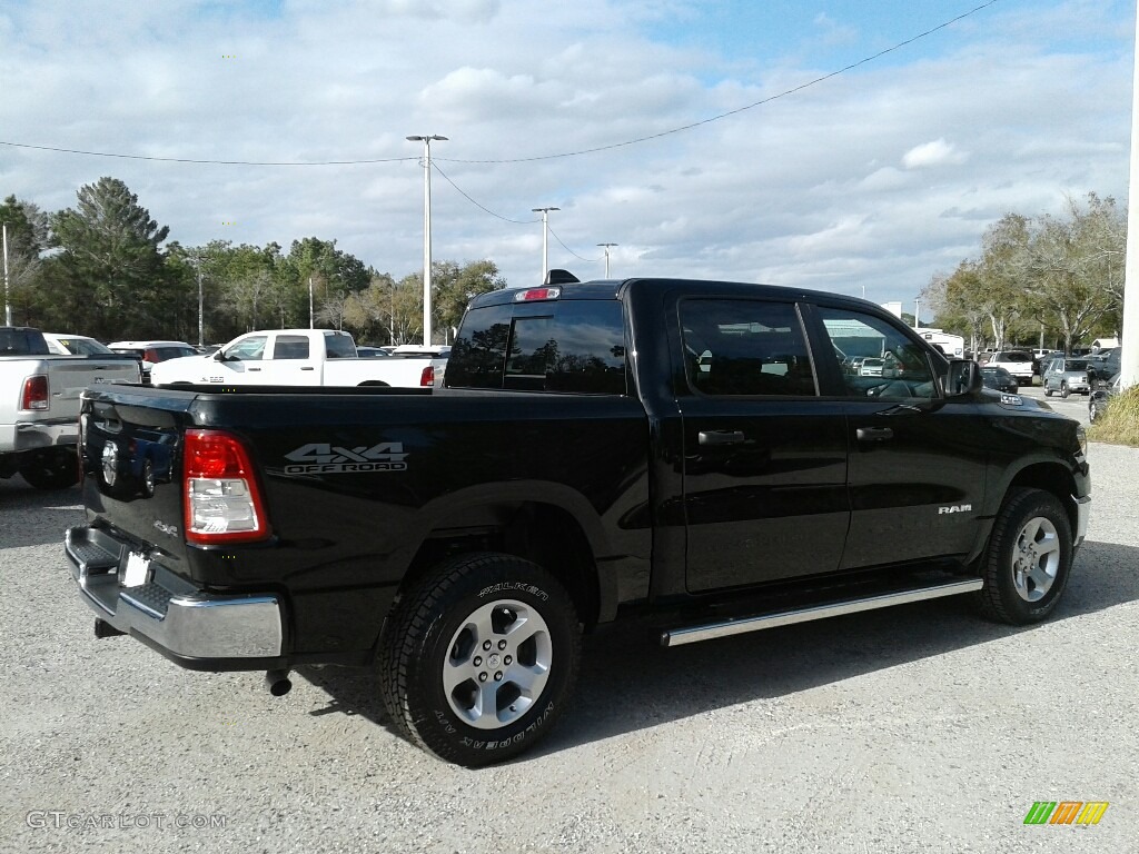 2019 1500 Tradesman Crew Cab 4x4 - Diamond Black Crystal Pearl / Black photo #5