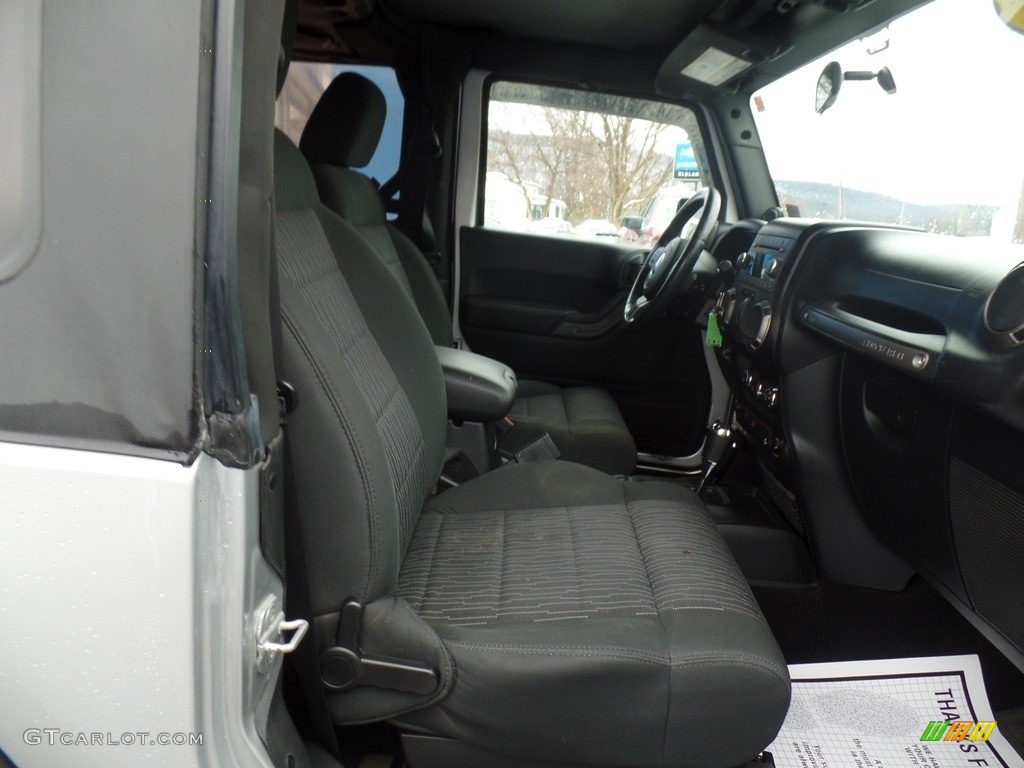 2011 Wrangler Sport 4x4 - Bright Silver Metallic / Black photo #25