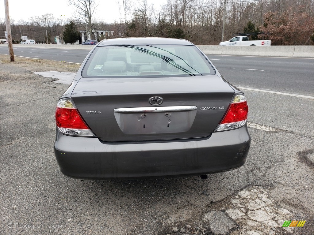 2006 Camry LE - Phantom Gray Pearl / Stone Gray photo #5