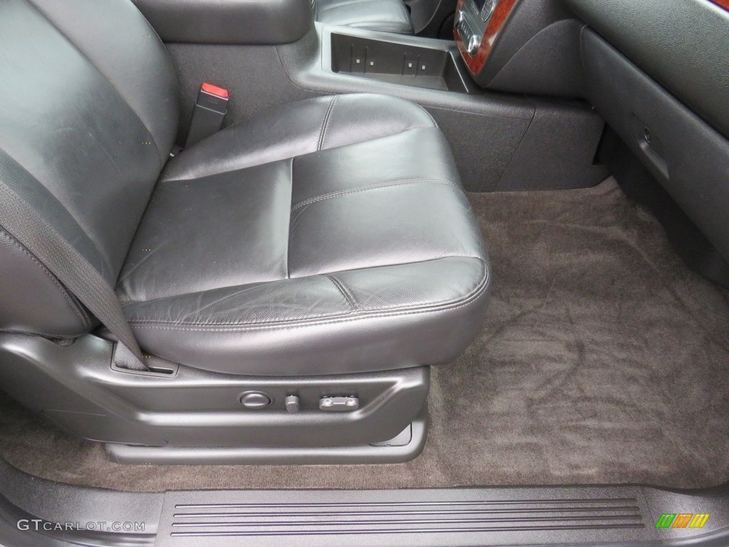 2010 Suburban LT 4x4 - Sheer Silver Metallic / Ebony photo #28