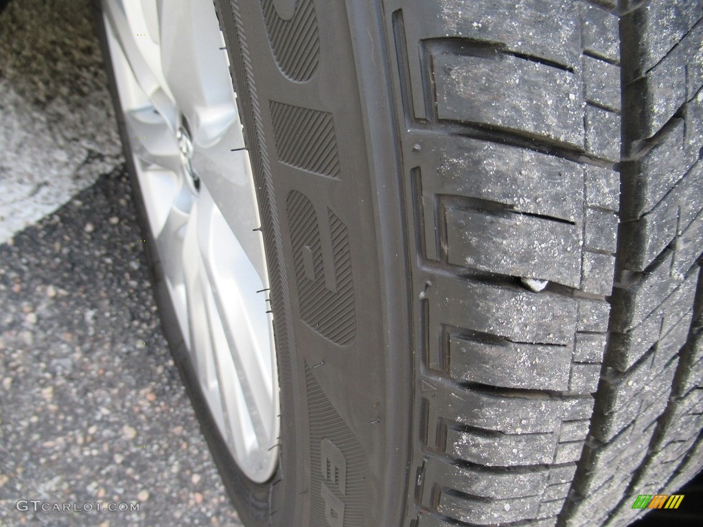 2018 Camry LE - Super White / Ash photo #10