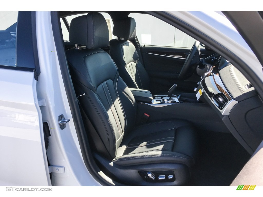 2019 5 Series M550i xDrive Sedan - Alpine White / Black photo #5