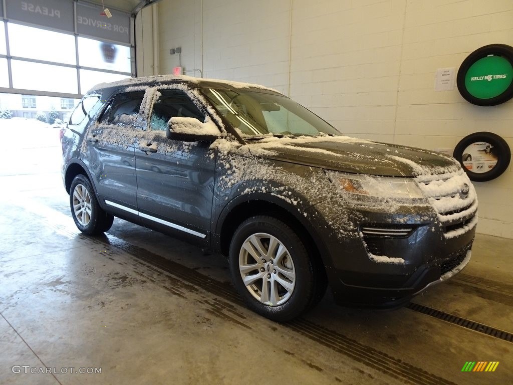 2019 Explorer XLT 4WD - Magnetic / Medium Black photo #1