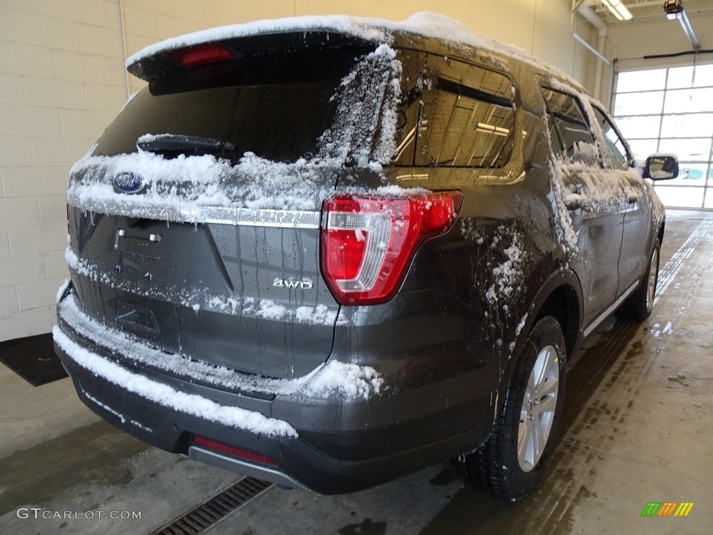 2019 Explorer XLT 4WD - Magnetic / Medium Black photo #2