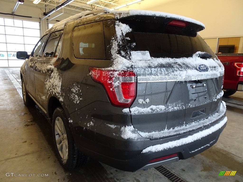 2019 Explorer XLT 4WD - Magnetic / Medium Black photo #3