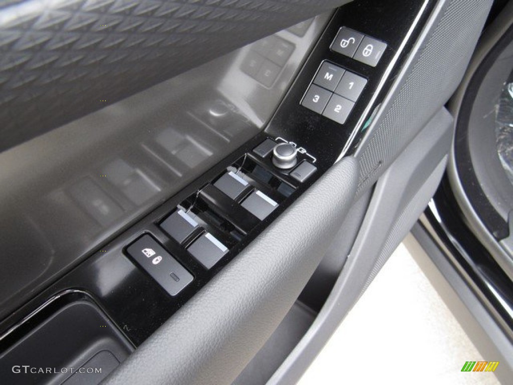 2019 Land Rover Range Rover Velar S Controls Photo #131596597