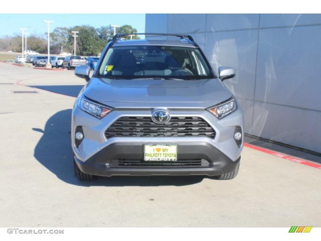 2019 RAV4 XLE - Silver Sky Metallic / Light Gray photo #3