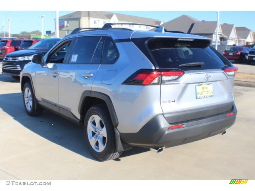 2019 RAV4 XLE - Silver Sky Metallic / Light Gray photo #6
