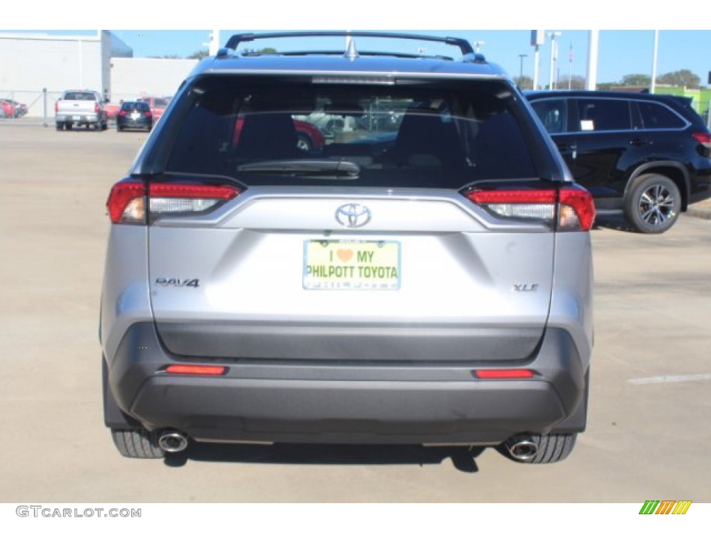 2019 RAV4 XLE - Silver Sky Metallic / Light Gray photo #7