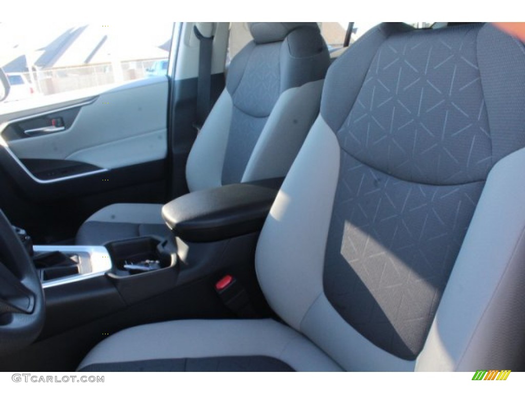 2019 RAV4 XLE - Silver Sky Metallic / Light Gray photo #10