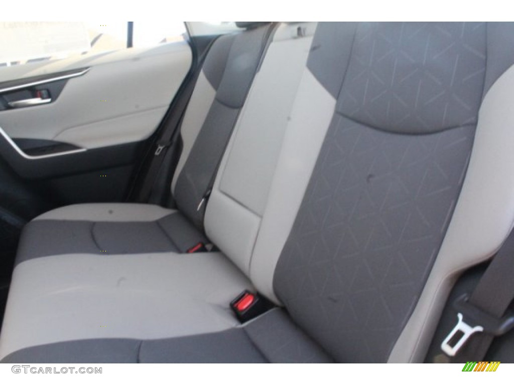 2019 RAV4 XLE - Silver Sky Metallic / Light Gray photo #19