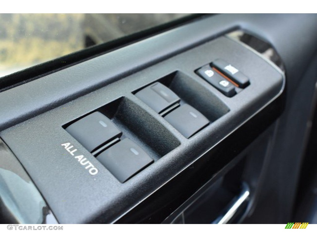 2019 Toyota 4Runner SR5 4x4 Controls Photo #131599099