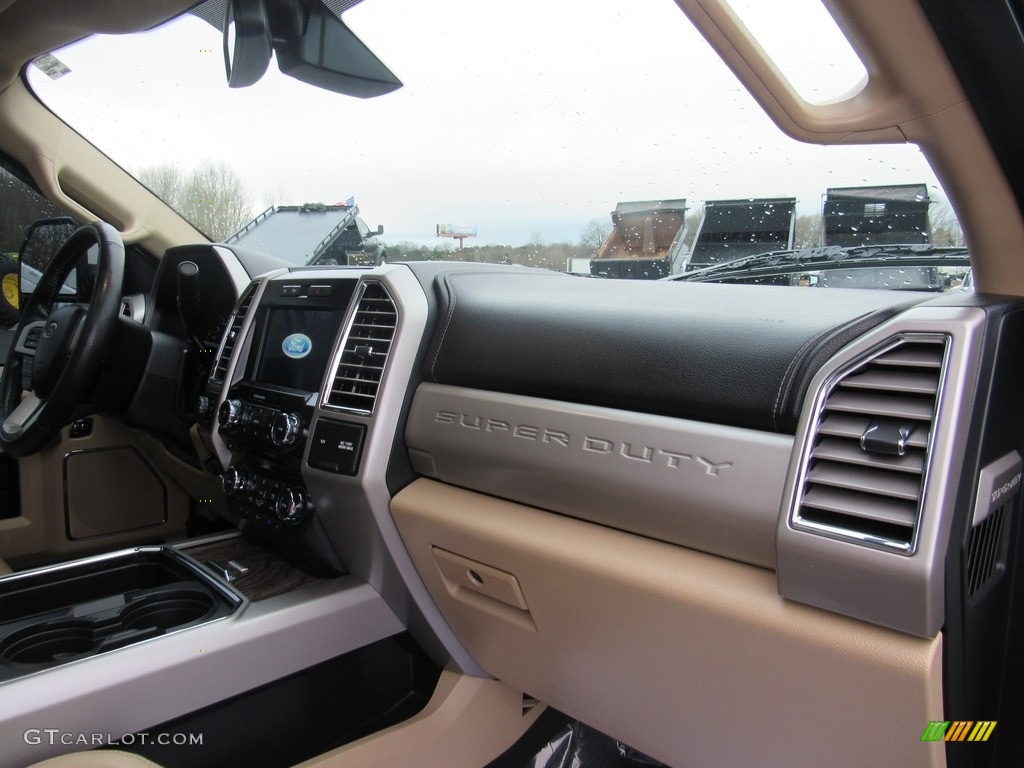 2017 F350 Super Duty Lariat Crew Cab 4x4 - White Platinum / Camel photo #14