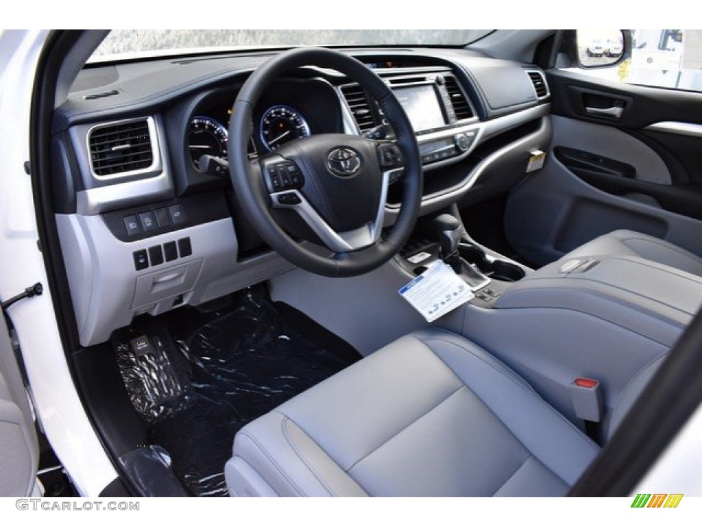 Ash Interior 2019 Toyota Highlander XLE AWD Photo #131604481