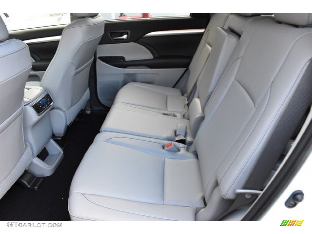2019 Toyota Highlander XLE AWD Rear Seat Photo #131604655