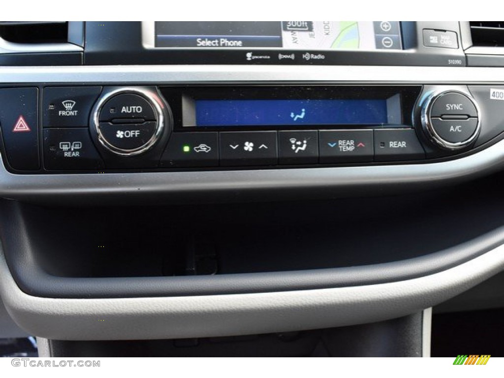 2019 Toyota Highlander XLE AWD Controls Photo #131604910