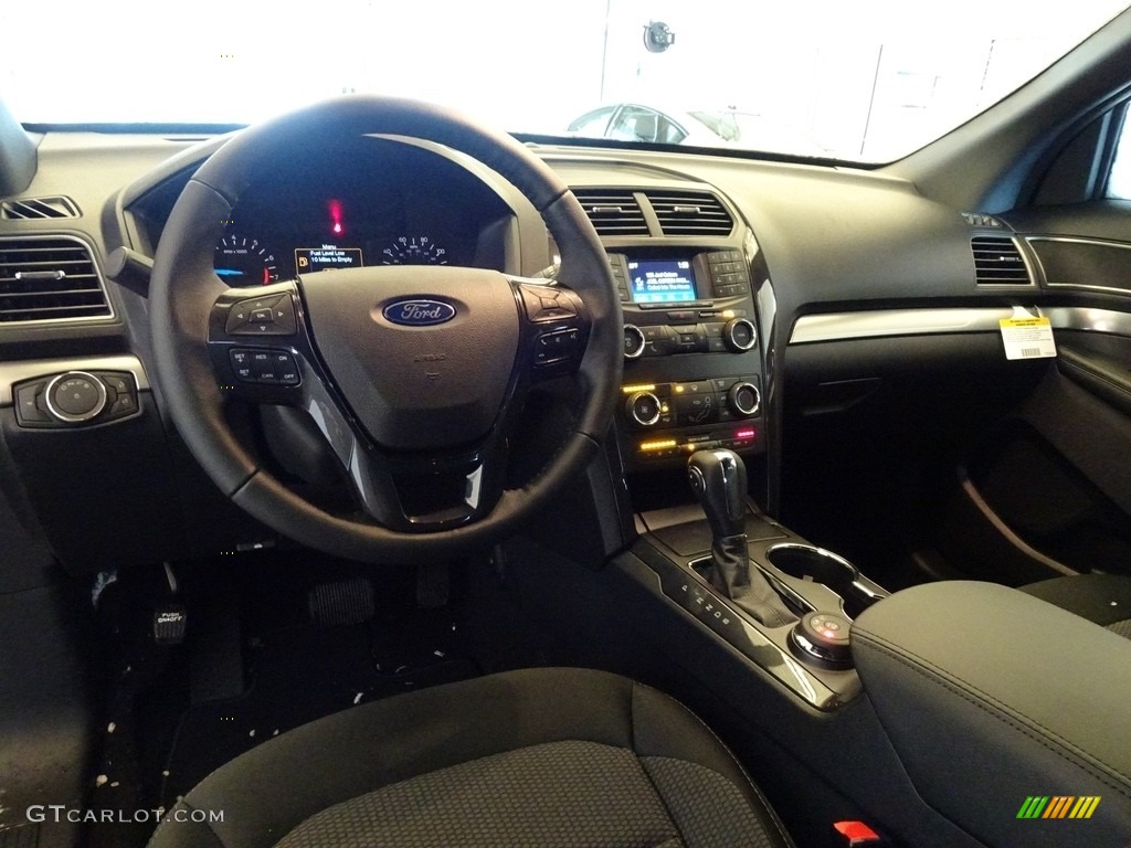 2019 Explorer XLT 4WD - Magnetic / Medium Black photo #9