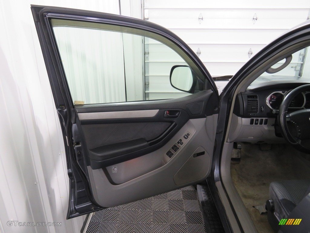 2004 4Runner SR5 4x4 - Galactic Gray Mica / Stone photo #18