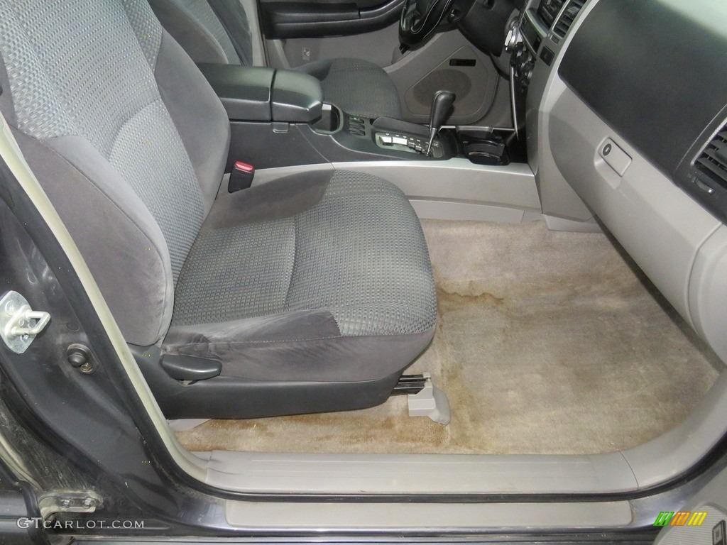 2004 4Runner SR5 4x4 - Galactic Gray Mica / Stone photo #29
