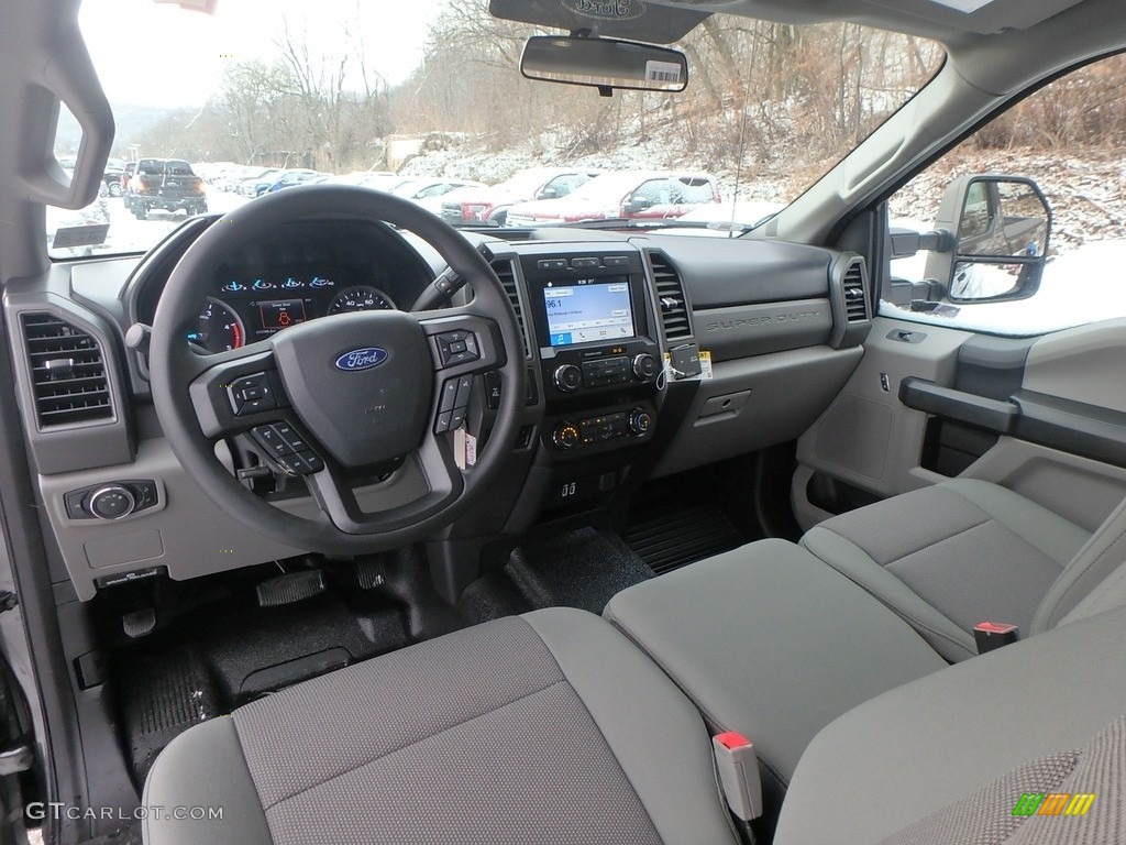 Earth Gray Interior 2019 Ford F250 Super Duty XLT Crew Cab 4x4 Photo #131612524
