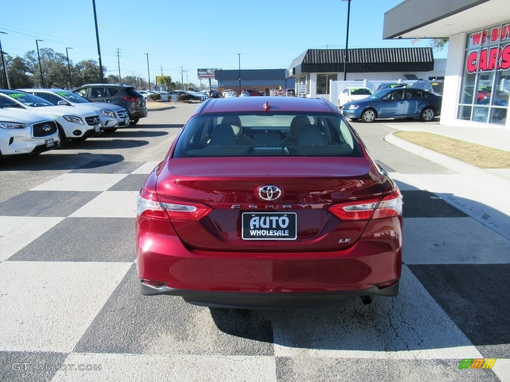 2018 Camry LE - Ruby Flare Pearl / Macadamia photo #4
