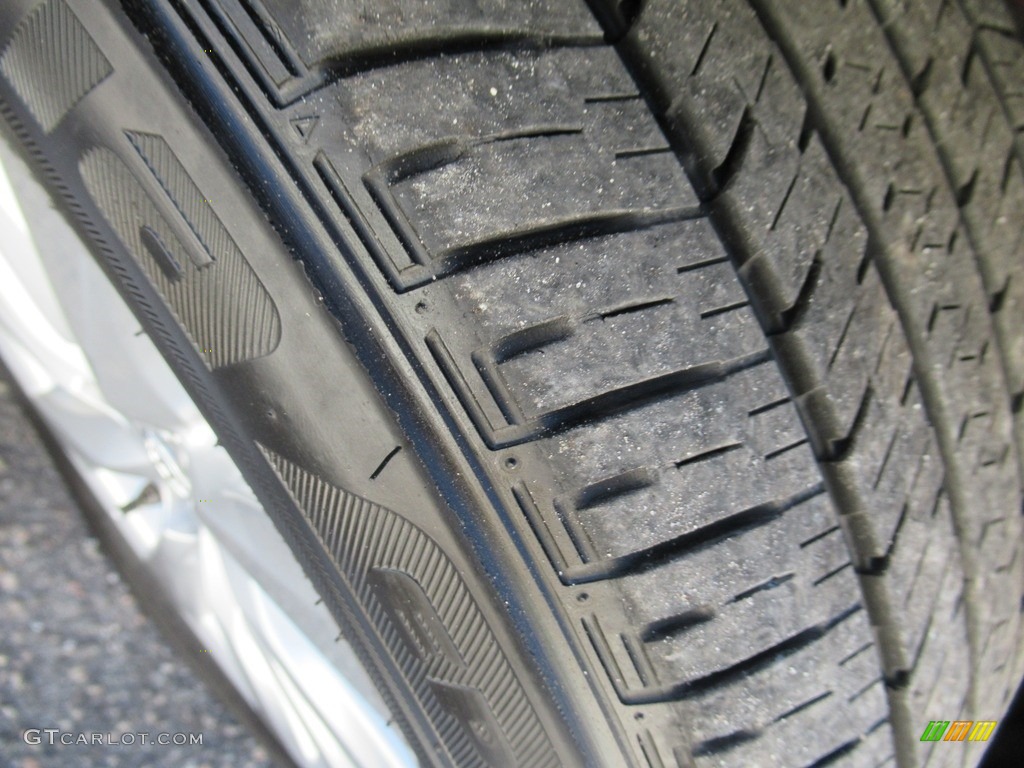 2018 Camry LE - Ruby Flare Pearl / Macadamia photo #9