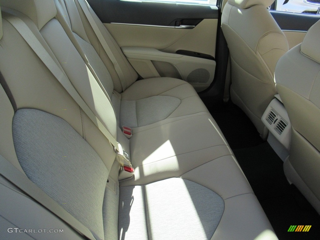 2018 Camry LE - Ruby Flare Pearl / Macadamia photo #13