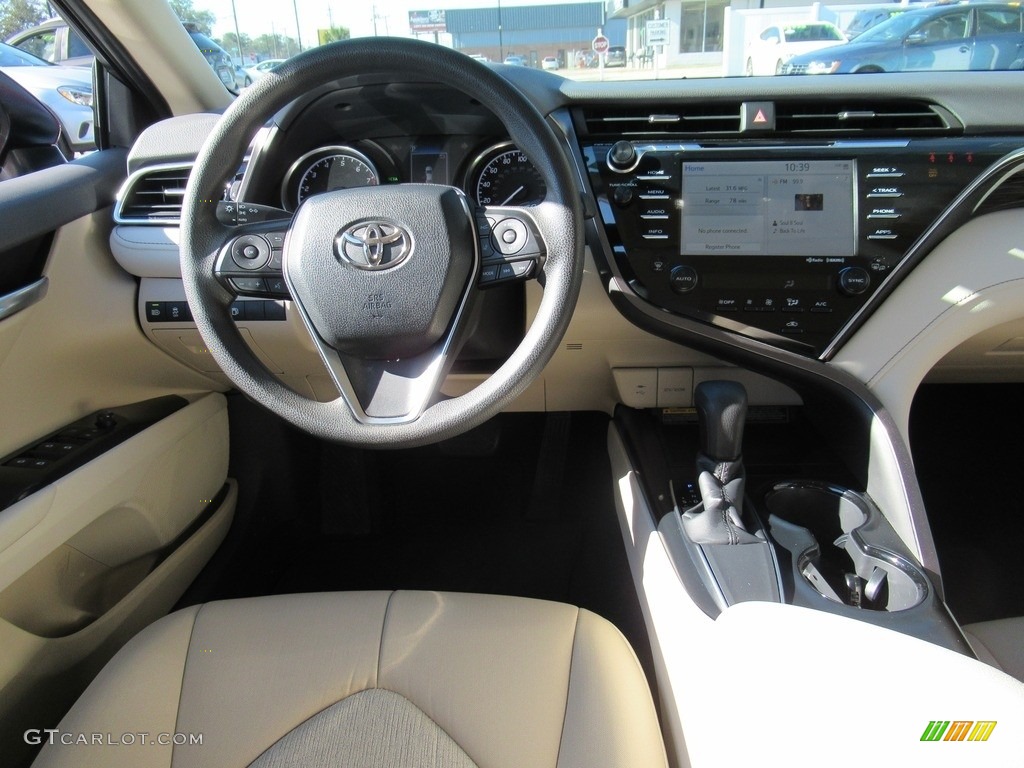 2018 Camry LE - Ruby Flare Pearl / Macadamia photo #15