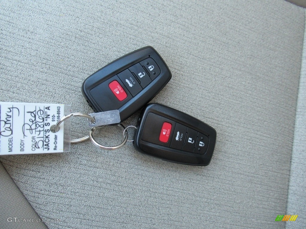 2018 Camry LE - Ruby Flare Pearl / Macadamia photo #20