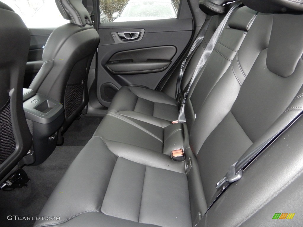 2019 Volvo XC60 T5 AWD Momentum Rear Seat Photos