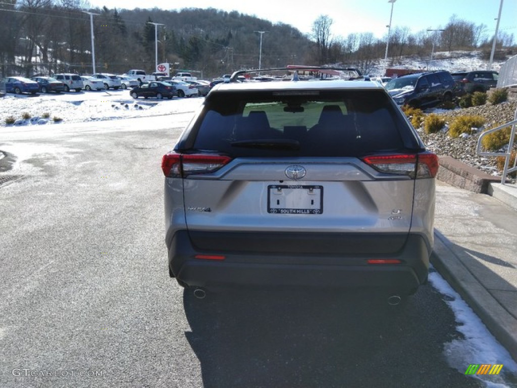 2019 RAV4 LE AWD - Silver Sky Metallic / Black photo #4