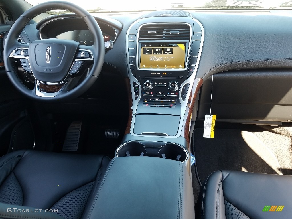 2019 Lincoln Nautilus Select AWD Ebony Dashboard Photo #131623549