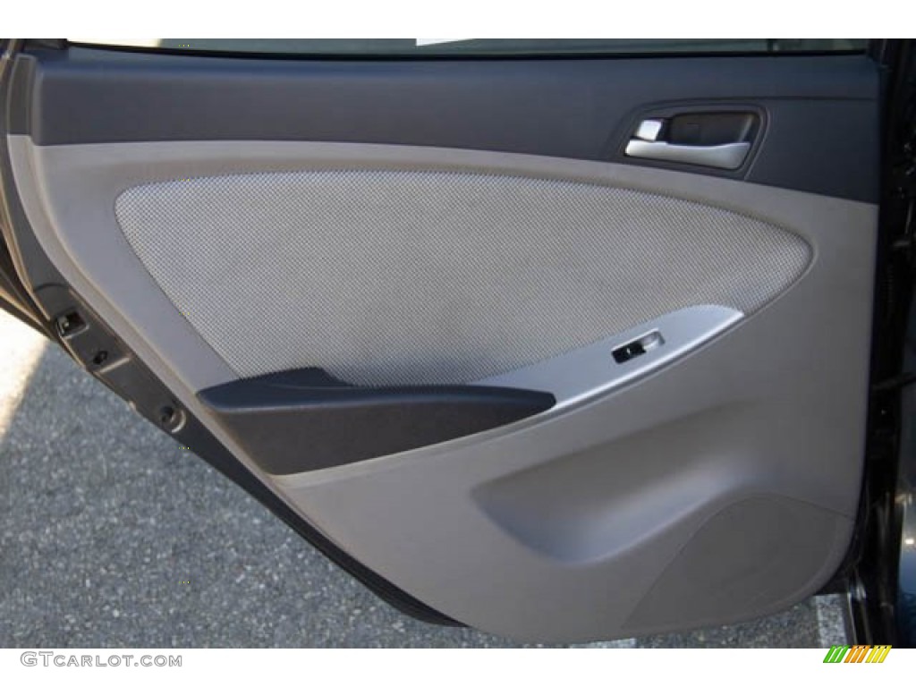 2013 Accent GLS 4 Door - Cyclone Gray / Gray photo #27