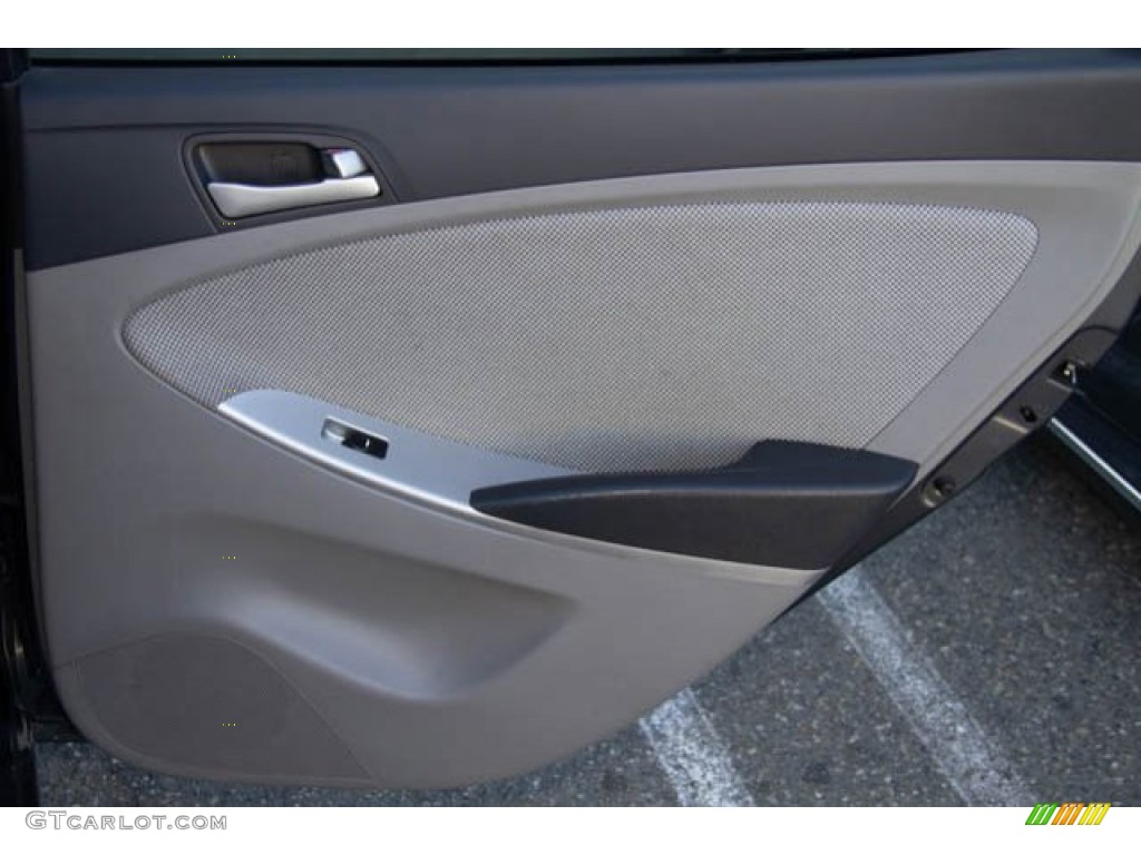 2013 Accent GLS 4 Door - Cyclone Gray / Gray photo #28