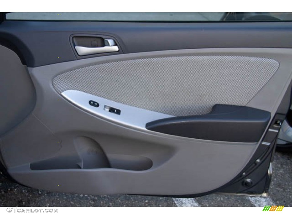 2013 Accent GLS 4 Door - Cyclone Gray / Gray photo #29