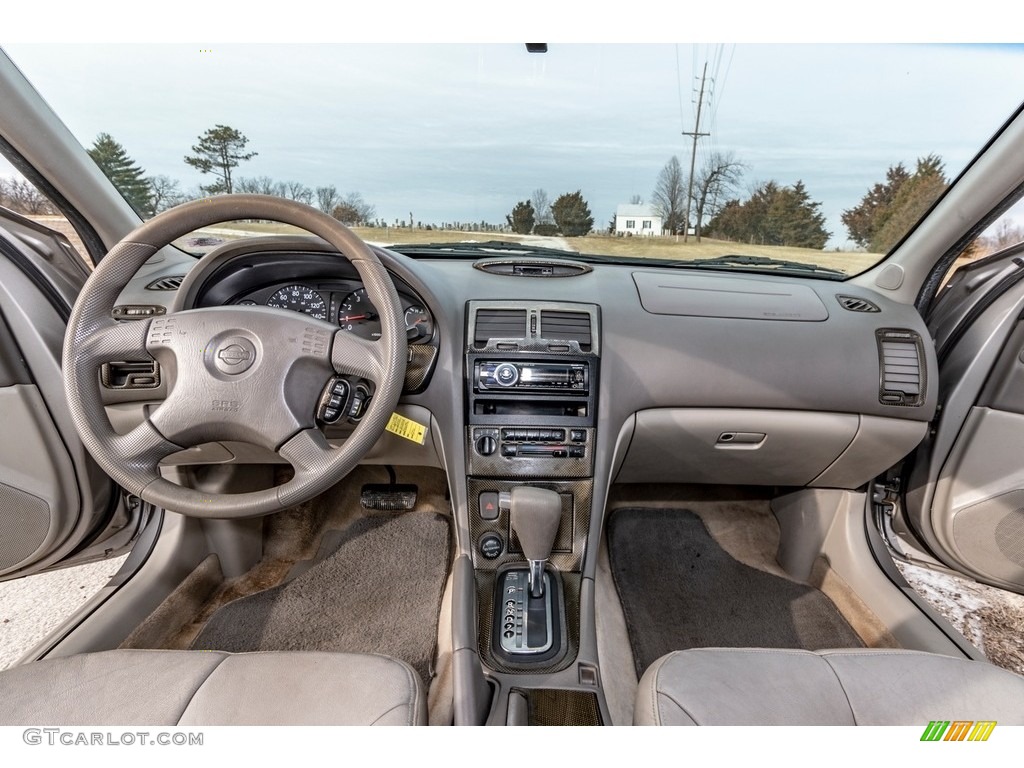 2000 Maxima GXE - Sterling Mist Metallic / Blond photo #31