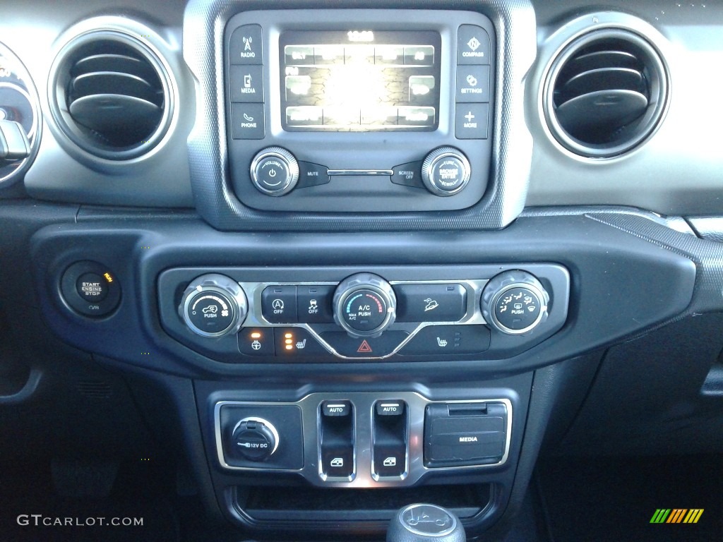 2019 Jeep Wrangler Sport 4x4 Controls Photo #131633986