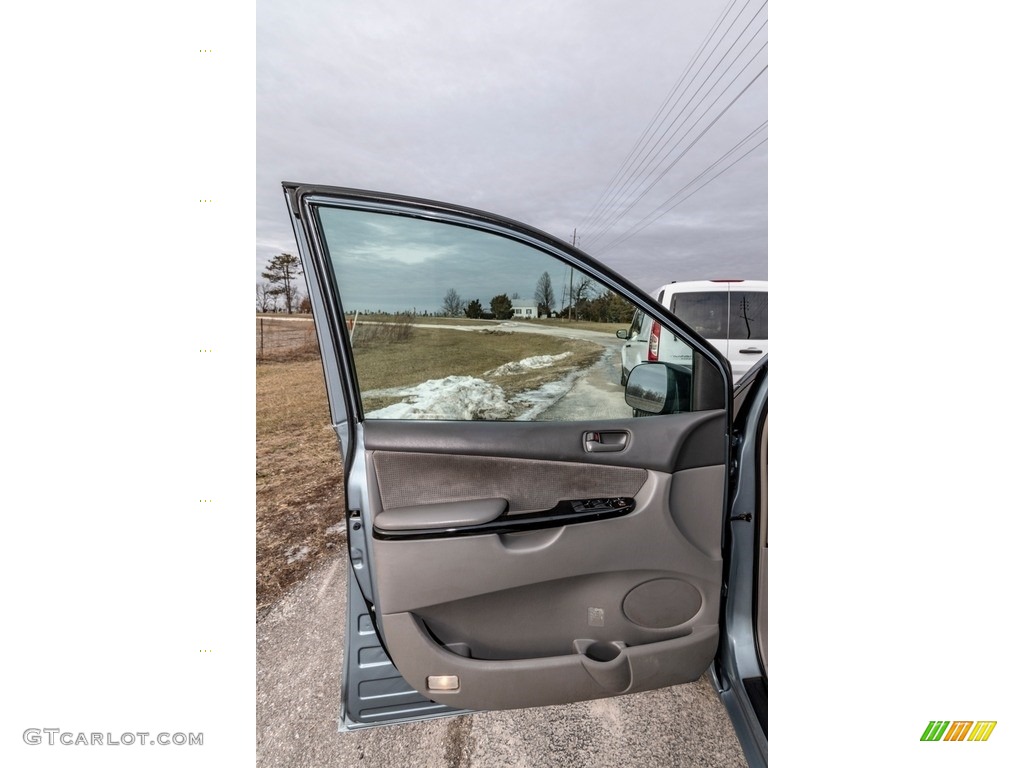 2004 Sienna CE - Blue Mirage Metallic / Fawn Beige photo #26