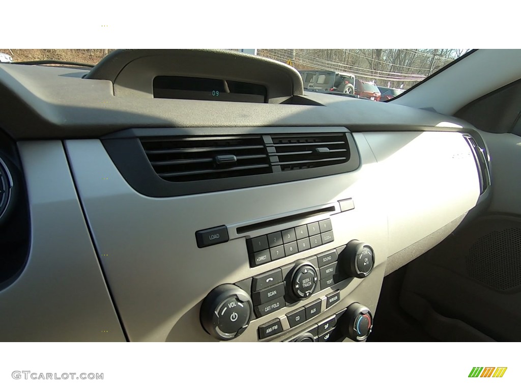 2009 Focus SES Sedan - Ebony Black / Charcoal Black photo #15