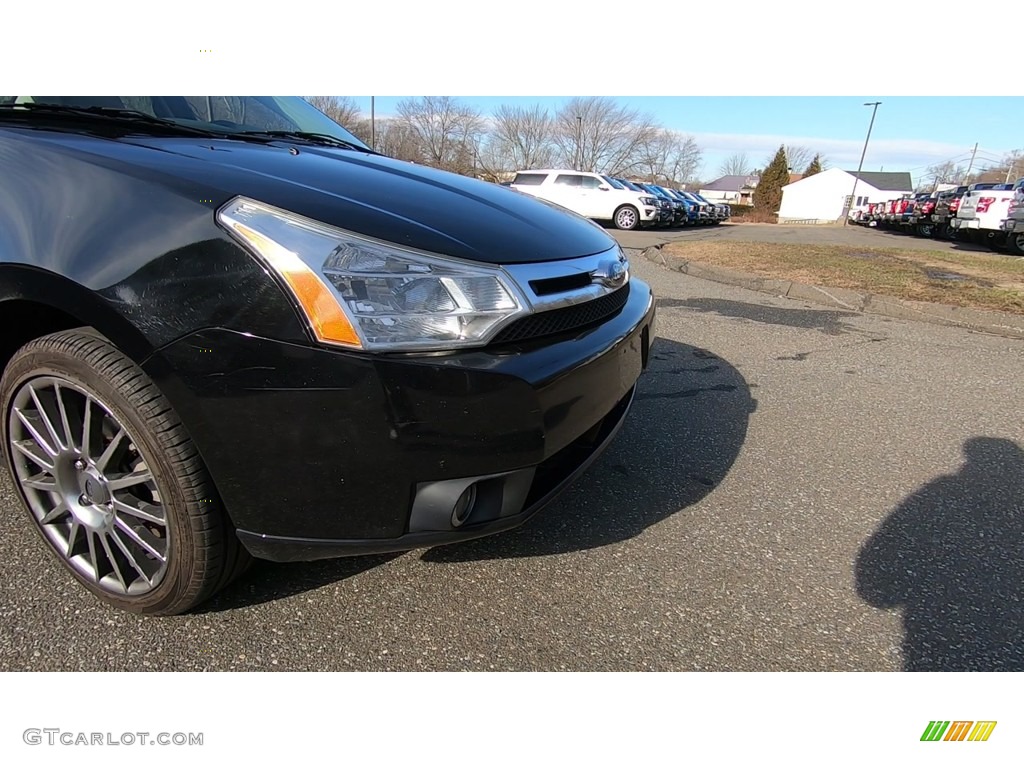 2009 Focus SES Sedan - Ebony Black / Charcoal Black photo #28