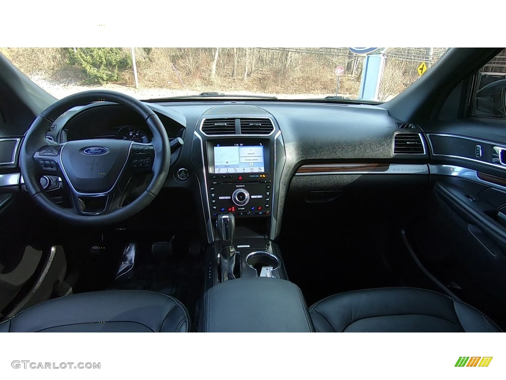 2018 Explorer Limited 4WD - Shadow Black / Ebony Black photo #19