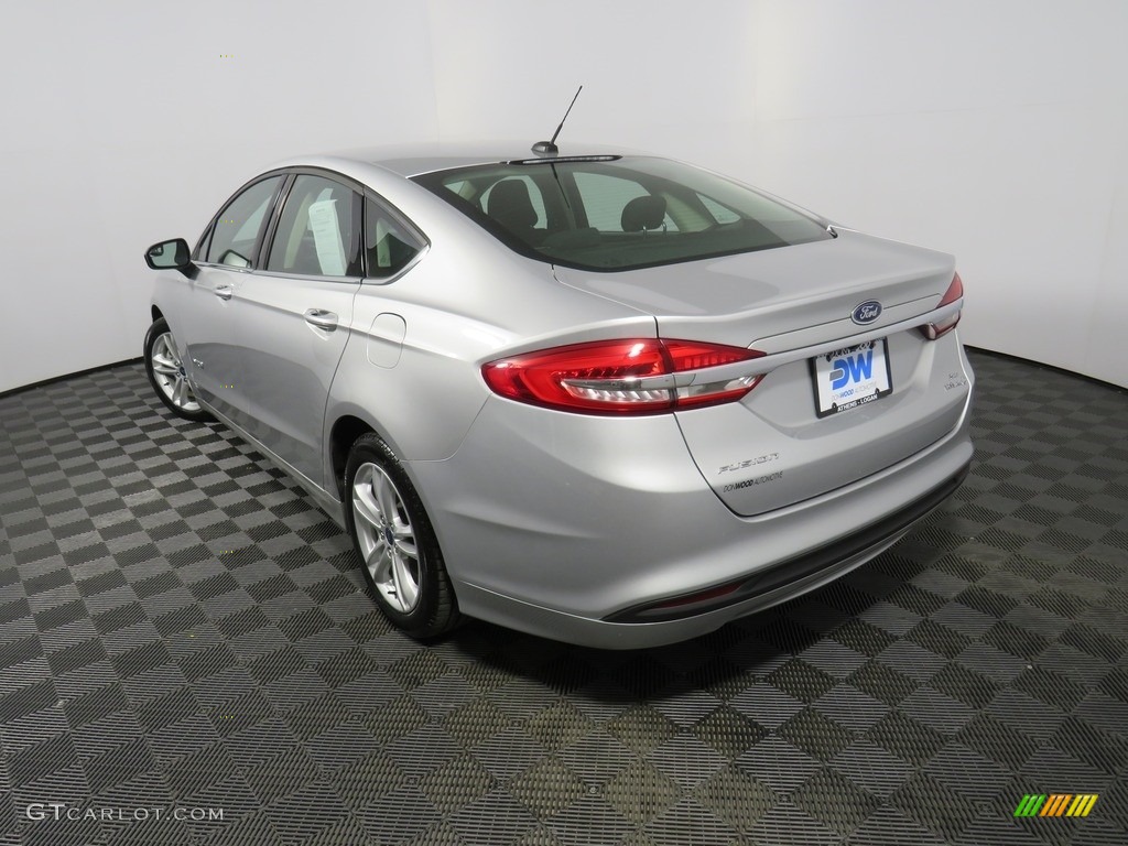 2018 Fusion Hybrid SE - Ingot Silver / Ebony photo #11